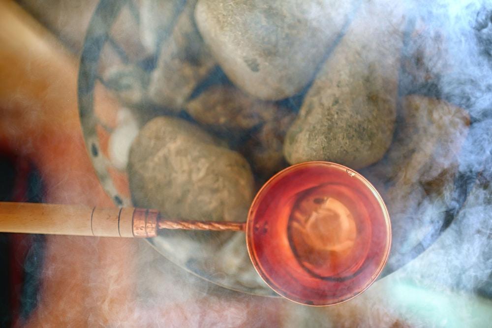 Qt Queenstown Exterior photo A copper ladle