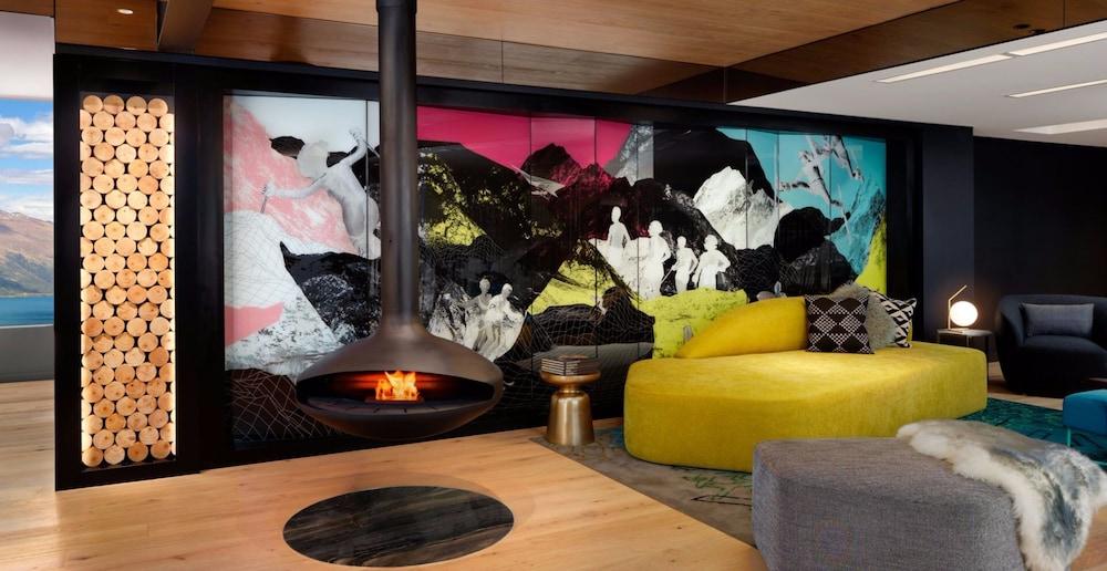 Qt Queenstown Exterior photo A fireplace in a suite at the W Aspen