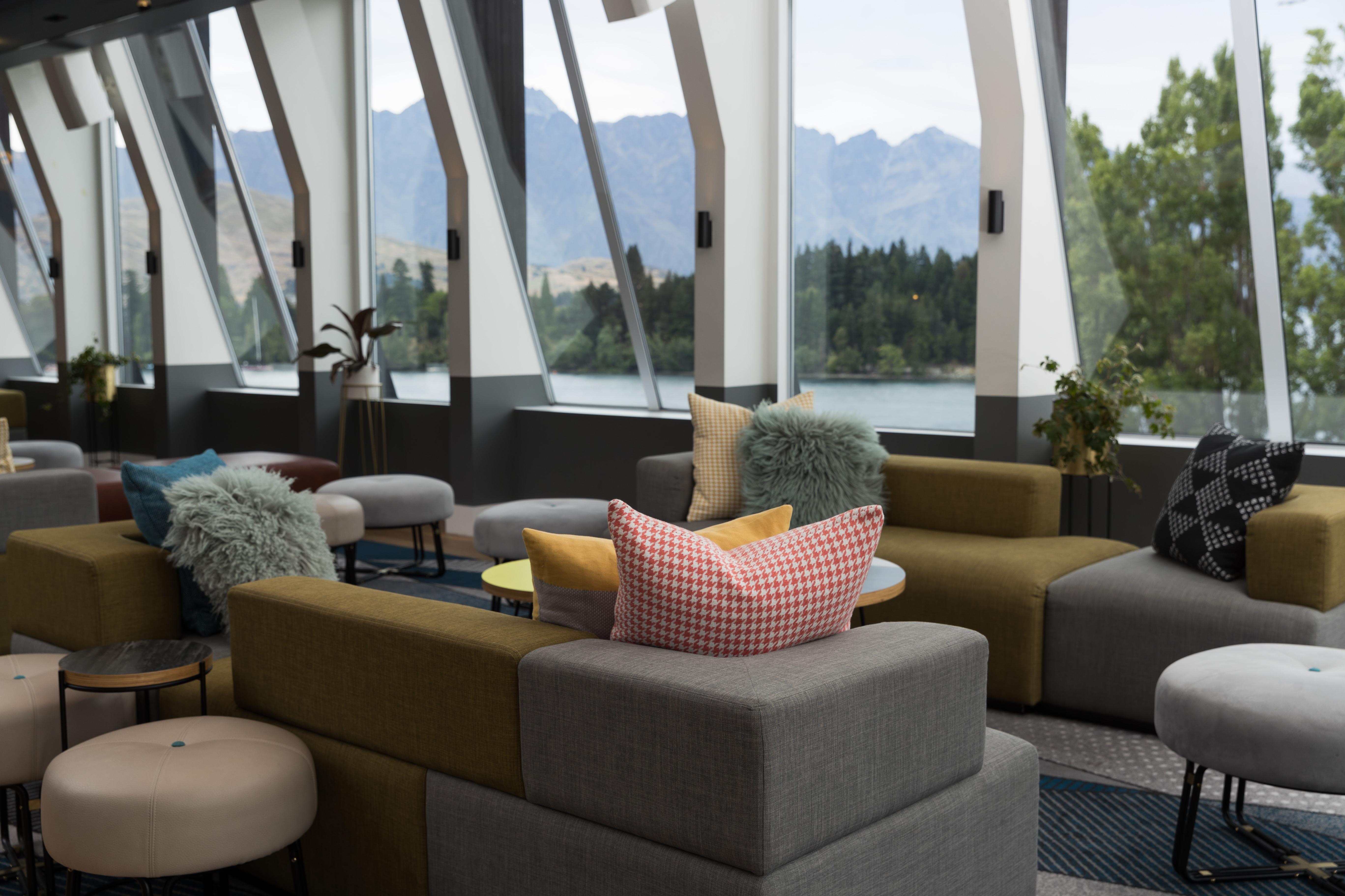 Qt Queenstown Exterior photo The lounge at Queenstown Airport