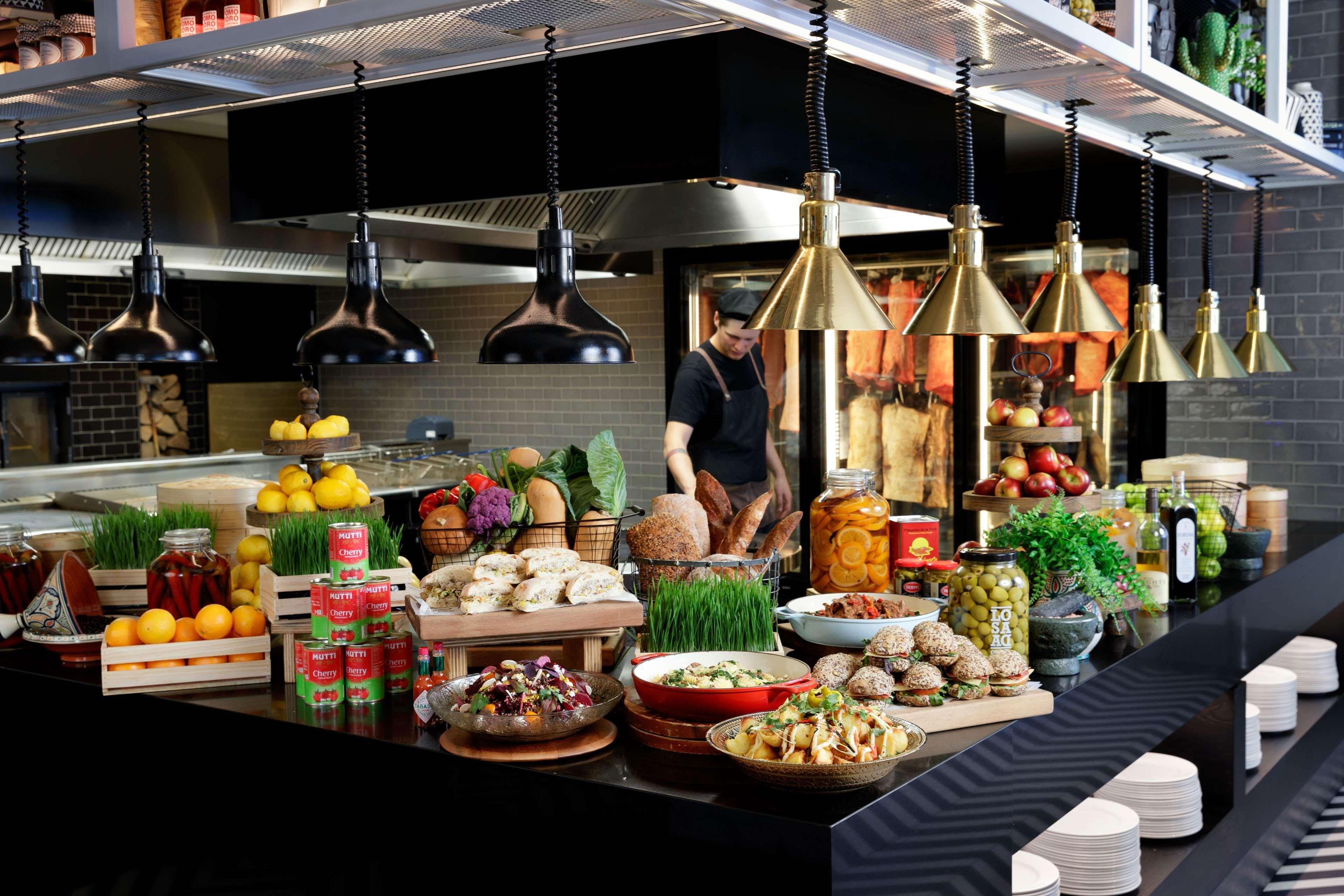 Qt Queenstown Exterior photo A buffet at a restaurant