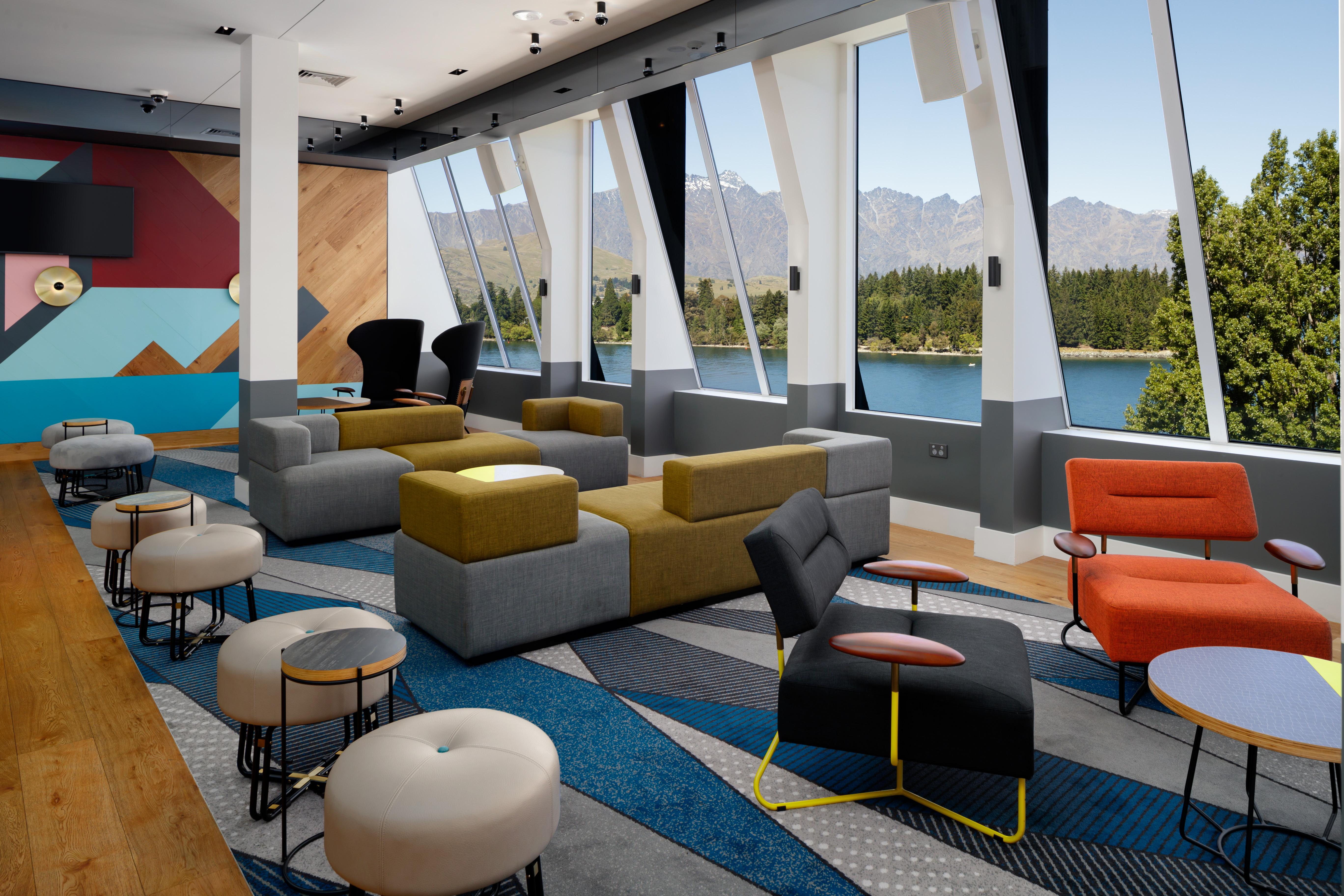 Qt Queenstown Exterior photo The lounge at Queenstown Airport
