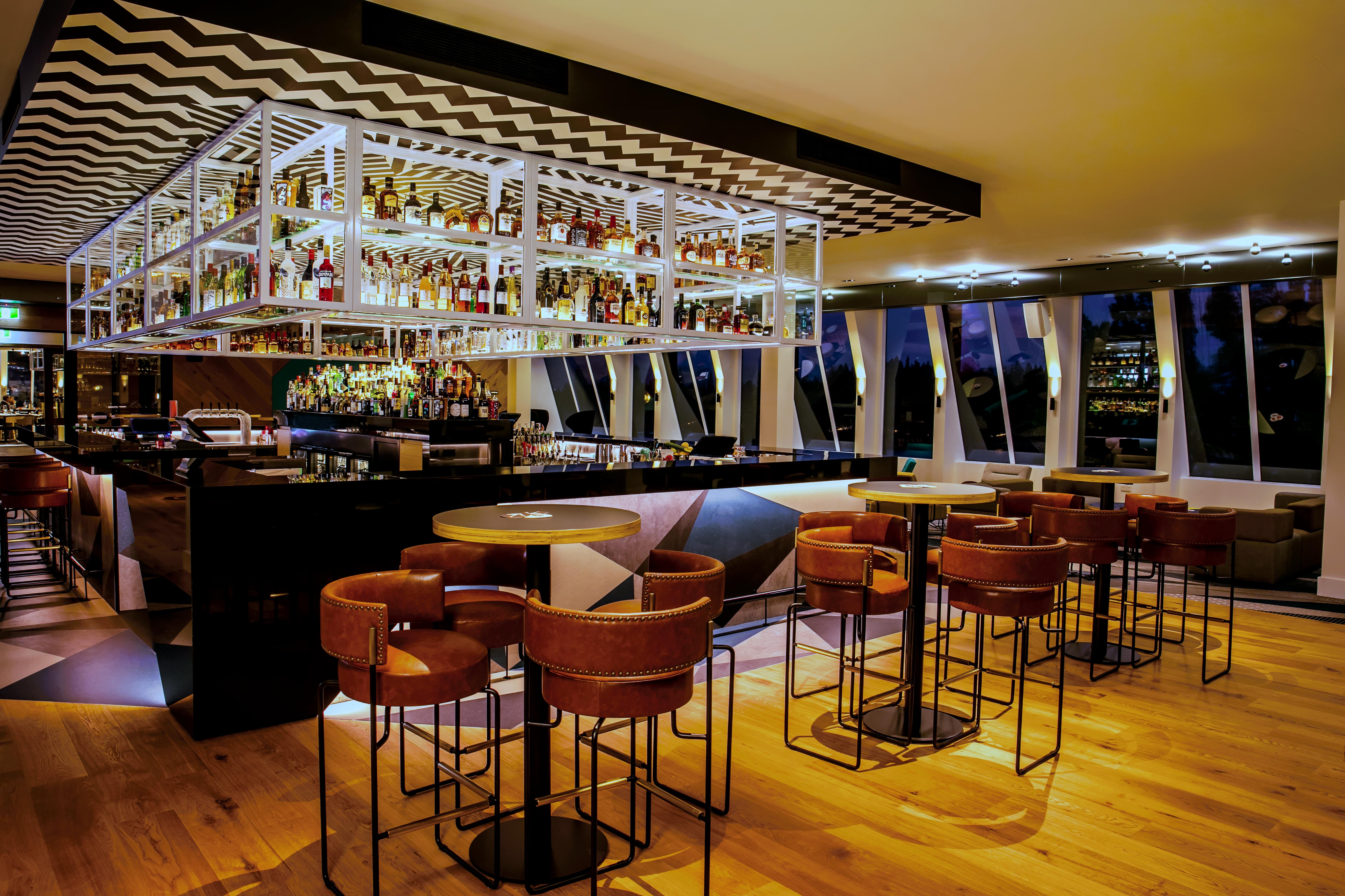 Qt Queenstown Exterior photo The bar at the 12th floor